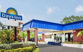 Days Inn By Wyndham Fort Myers Springs Resort  2*